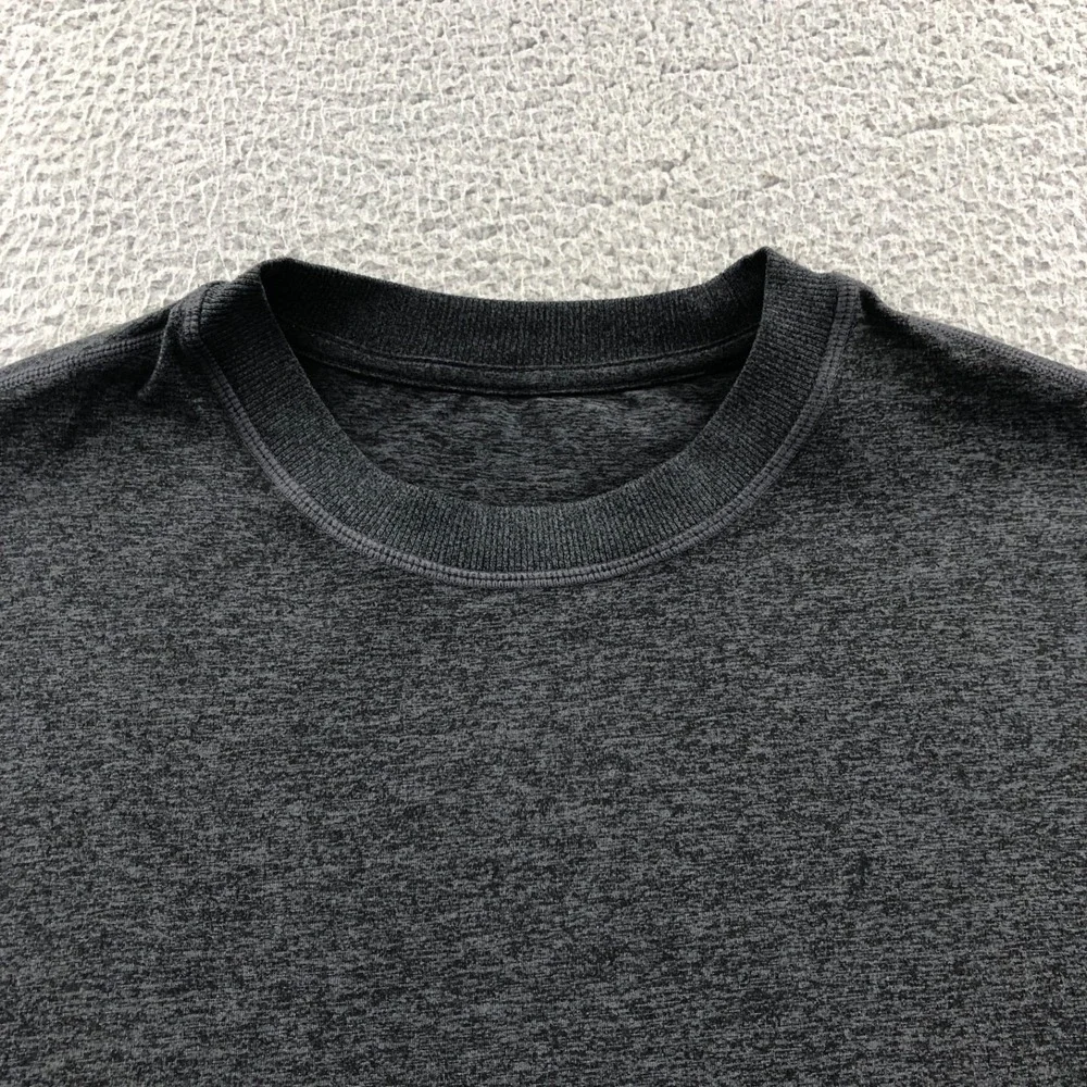 Vuori Ponto Performance Crew Mens Small Gray Dreamknit Soft Lightweight Pocket